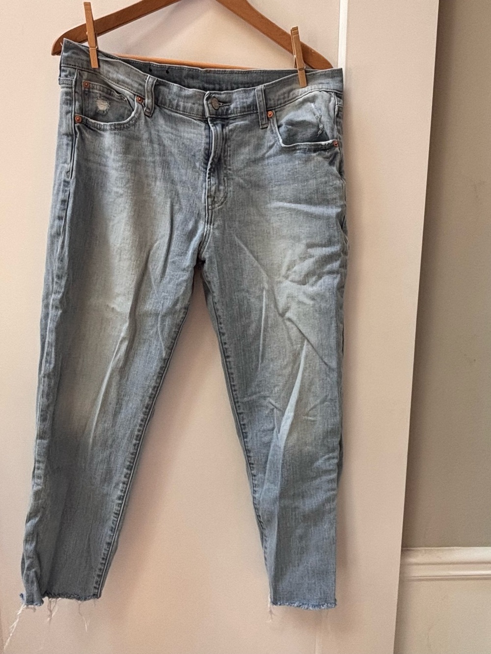 GAP Light Wash Cropped Ankle Jeans